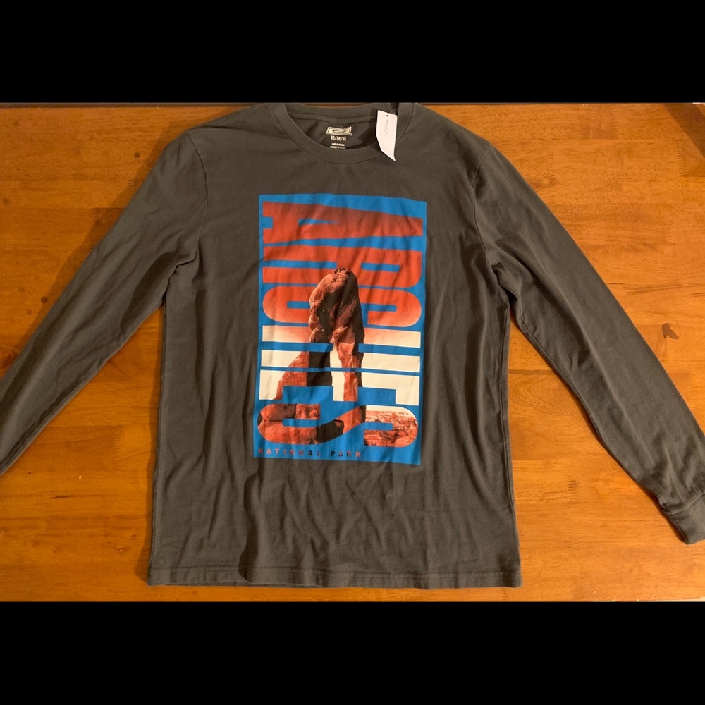 NWT Men’s American Eagle Long Sleeve T